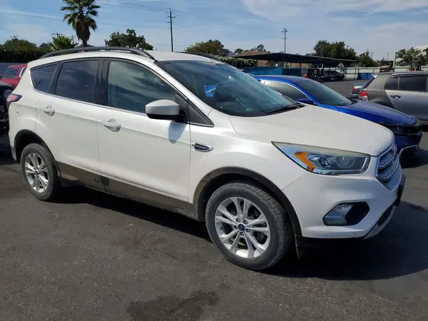 1FMCU0GD2HUD66424 — 2017 Ford Escape, фото 4 с аукциона Copart, Крыша