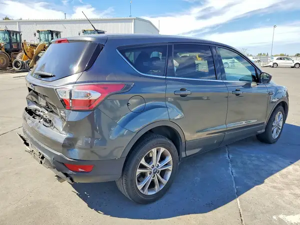 1FMCU9G95HUB08382 — 2017 Ford Escape, фото 3 с аукциона Copart 06.10.2026, Задняя часть