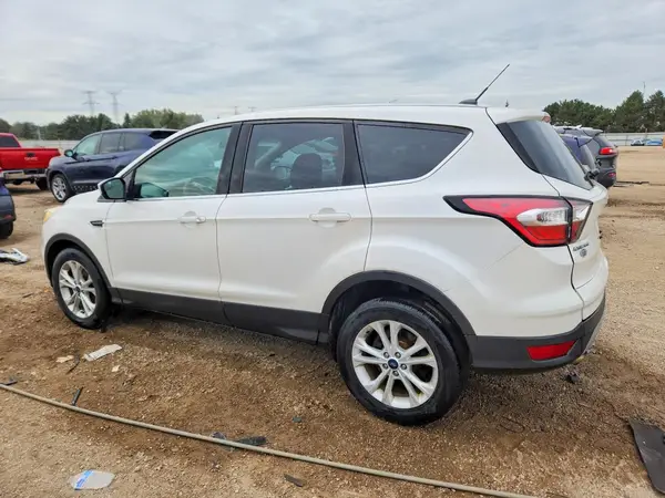 1FMCU0GD8HUF03527 — 2017 Ford Escape, фото 2 с аукциона Copart, Боковая часть