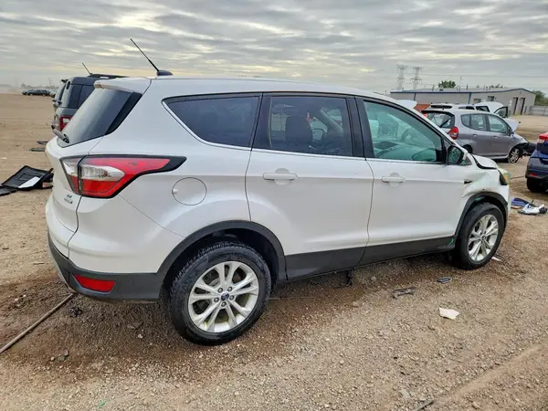 1FMCU0GD8HUF03527 — 2017 Ford Escape, фото 3 с аукциона Copart, Боковая часть
