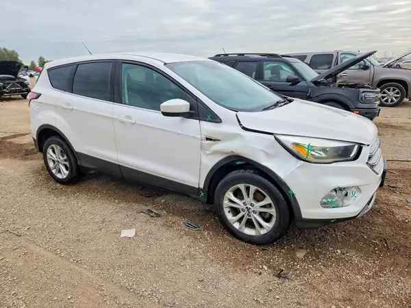 1FMCU0GD8HUF03527 — 2017 Ford Escape, фото 4 с аукциона Copart, Боковая часть