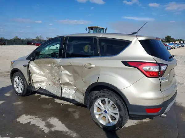 1FMCU0GD8HUC78963 — 2017 Ford Escape, фото 2 с аукциона Copart, Боковая часть