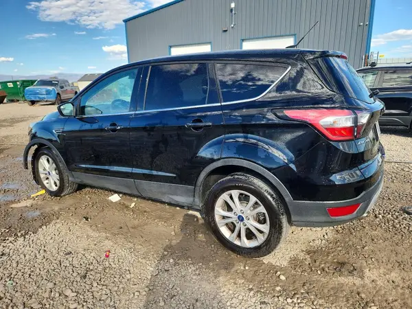 1FMCU9GDXHUC98040 — 2017 Ford Escape, фото 2 с аукциона Copart, Передняя часть