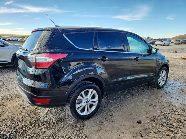 1FMCU9GDXHUC98040 — 2017 Ford Escape, фото 3 с аукциона Copart, Передняя часть