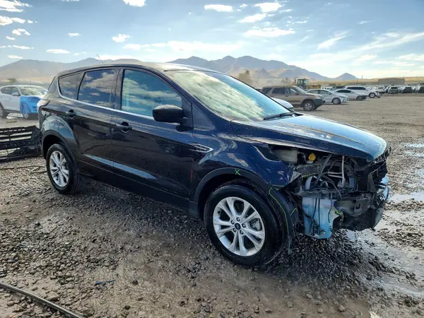 1FMCU9GDXHUC98040 — 2017 Ford Escape, фото 4 с аукциона Copart, Передняя часть