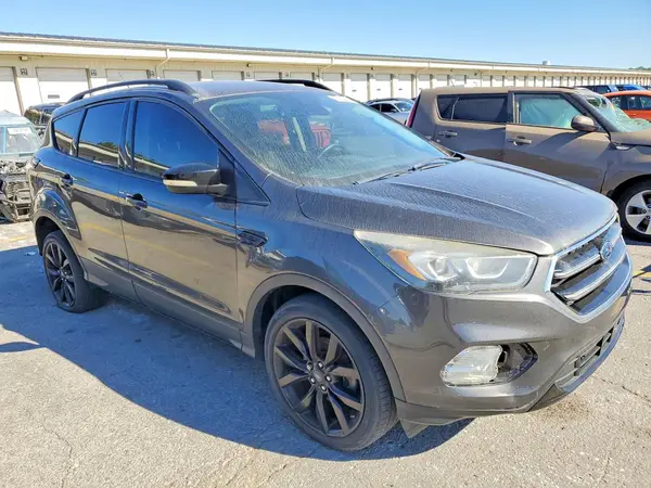 1FMCU0JD3HUE32570 — 2017 Ford Escape, фото 4 с аукциона Copart 08.10.2026, Передняя часть