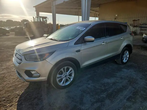 1FMCU0GD8HUB66101 — 2017 Ford Escape, Мелкие вмятины и царапины (Minor Dent/Scratches), фото до ремонта