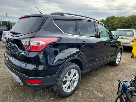 2017 Ford Escape VIN 1FMCU9G93HUB55524 фото 3