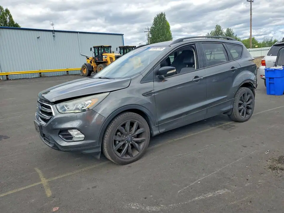 1FMCU9JD0HUB61570 Ford Escape 2017 — повреждение Задняя часть, фото до ремонта