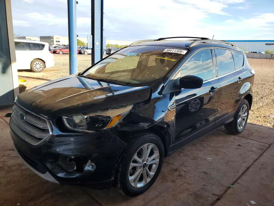 1FMCU0GD9JUB44470 Ford Escape 2018 — повреждение Передняя часть, фото до ремонта
