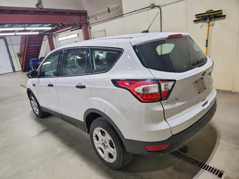 2018 Ford Escape VIN 1FMCU0F70JU855966 фото 2
