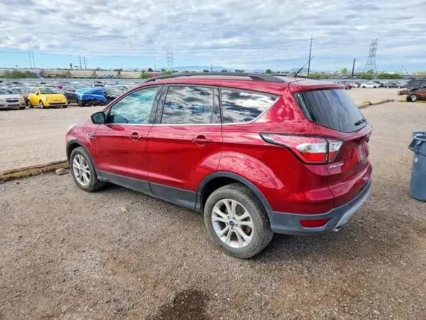 1FMCU0G99JUB62740 — 2018 Ford Escape, фото 2 с аукциона Copart, Передняя часть