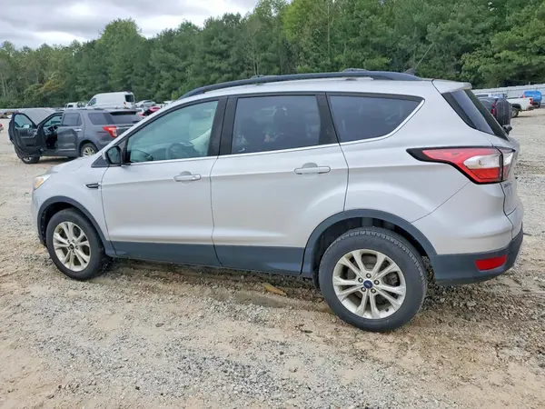1FMCU9GD5JUD06308 — 2018 Ford Escape, фото 2 с аукциона Copart 30.09.2026, Мелкие вмятины и царапины