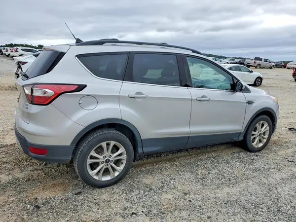 1FMCU9GD5JUD06308 — 2018 Ford Escape, фото 3 с аукциона Copart 30.09.2026, Мелкие вмятины и царапины