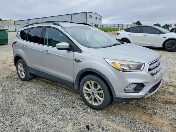 1FMCU9GD5JUD06308 — 2018 Ford Escape, фото 4 с аукциона Copart 30.09.2026, Мелкие вмятины и царапины