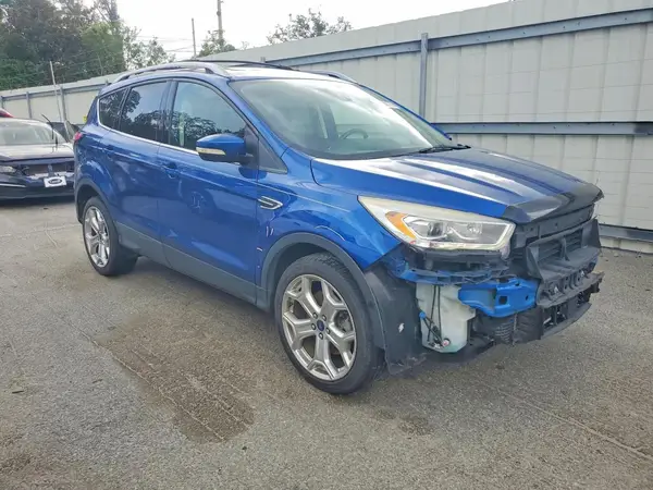 1FMCU0J95JUD00833 — 2018 Ford Escape, фото 4 с аукциона Copart, Передняя часть