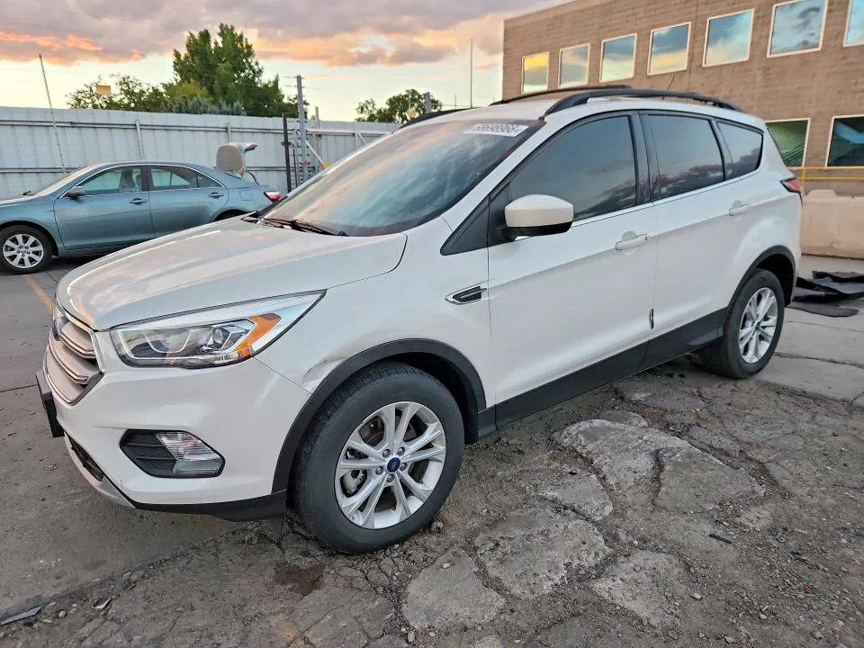 2018 Ford Escape VIN 1FMCU9HD3JUB73286 фото 1