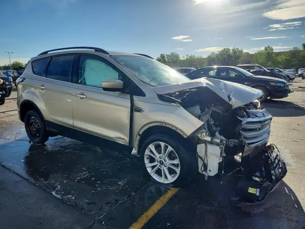 1FMCU9GD2JUC49954 — 2018 Ford Escape, фото 4 с аукциона Copart, Передняя часть