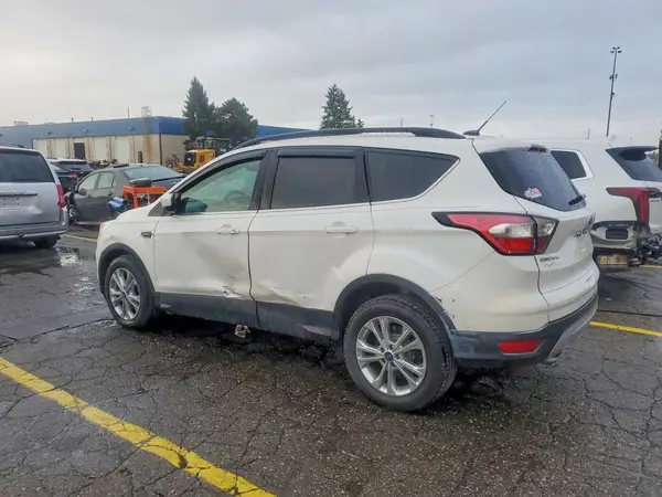 1FMCU0GD3JUC31653 — 2018 Ford Escape, фото 2 с аукциона Copart 09.10.2026, Боковая часть