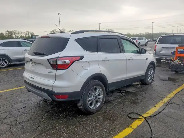 1FMCU0GD3JUC31653 — 2018 Ford Escape, фото 3 с аукциона Copart 09.10.2026, Боковая часть