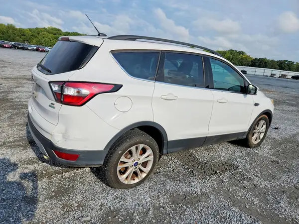 1FMCU0GD5JUB29111 — 2018 Ford Escape, фото 3 с аукциона Copart 14.10.2026, Механические повреждения