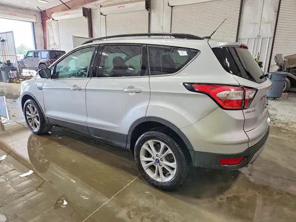 1FMCU9GD6JUB29638 — 2018 Ford Escape, фото 2 с аукциона Copart, Задняя часть
