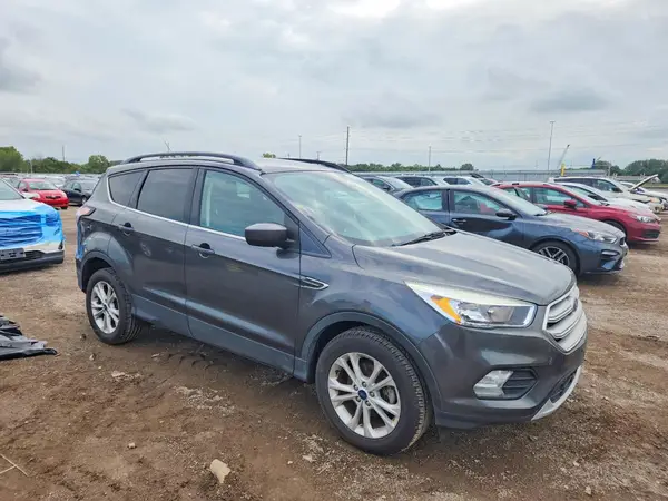 1FMCU0GD5JUD07275 — 2018 Ford Escape, фото 4 с аукциона Copart, Передняя часть