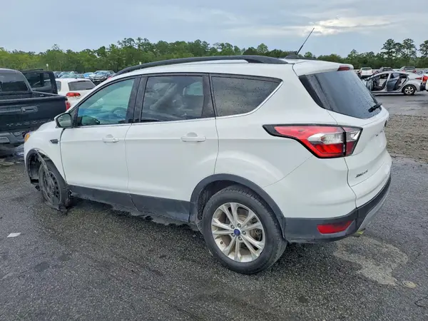 1FMCU9GD7JUC00829 — 2018 Ford Escape, фото 2 с аукциона Copart, Передняя часть