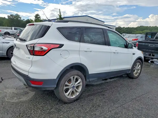 1FMCU9GD7JUC00829 — 2018 Ford Escape, фото 3 с аукциона Copart, Передняя часть