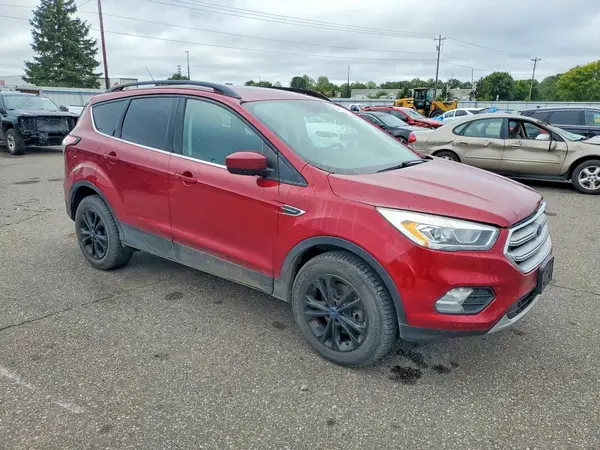 1FMCU9HD4JUB87584 — 2018 Ford Escape, фото 4 с аукциона Copart, Передняя часть