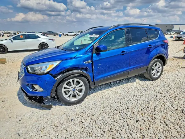 1FMCU0GD6JUC09095 — 2018 Ford Escape, Передняя часть (Front End), фото до ремонта