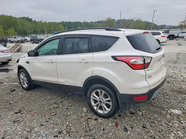 1FMCU0GD1JUB08644 — 2018 Ford Escape, фото 2 с аукциона Copart, Передняя часть