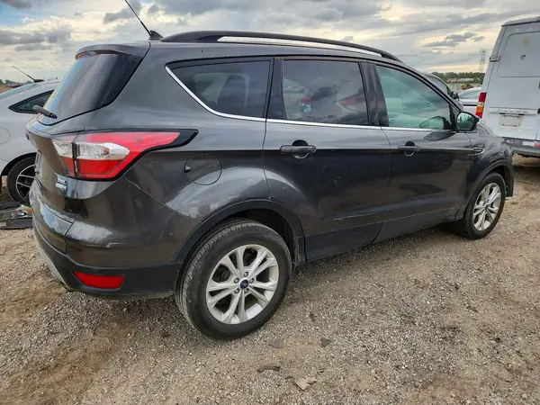1FMCU9HD4JUD01325 — 2018 Ford Escape, фото 3 с аукциона Copart, Передняя часть
