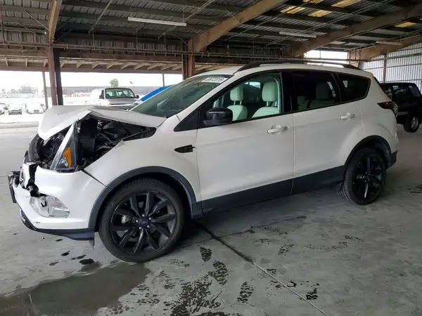 1FMCU0HD8JUC36099 — 2018 Ford Escape, Передняя часть (Front End), фото до ремонта