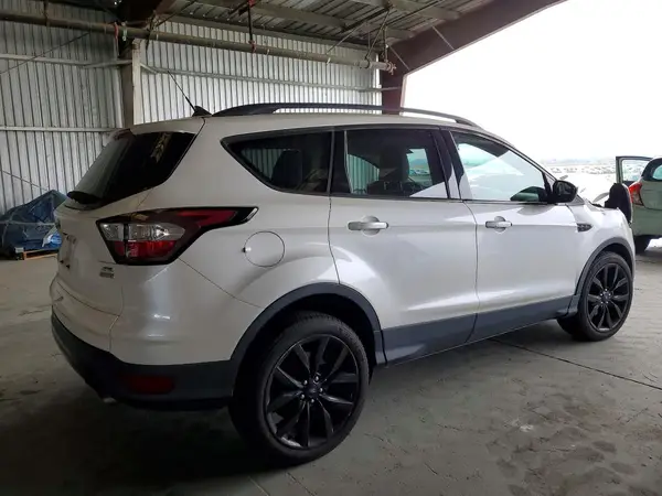 1FMCU0HD8JUC36099 — 2018 Ford Escape, фото 3 с аукциона Copart, Передняя часть
