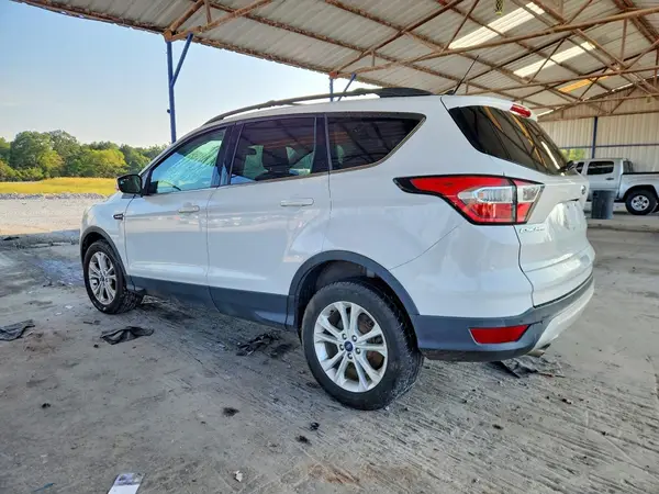 1FMCU0GD6JUD38938 — 2018 Ford Escape, фото 2 с аукциона Copart 08.10.2026, Мелкие вмятины и царапины