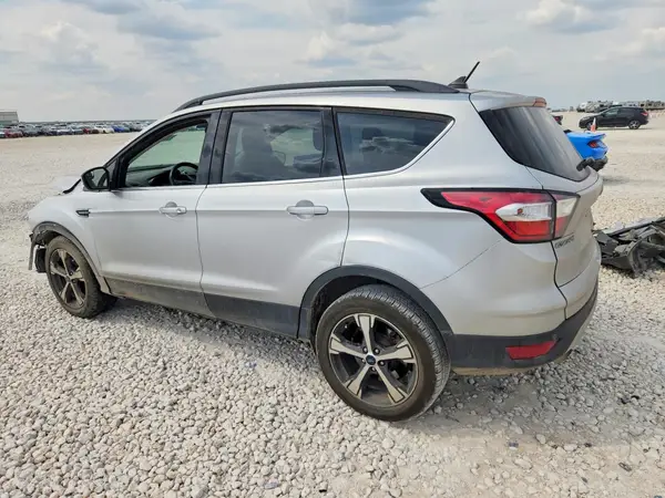 1FMCU0HD1JUB05080 — 2018 Ford Escape, фото 2 с аукциона Copart, Передняя часть