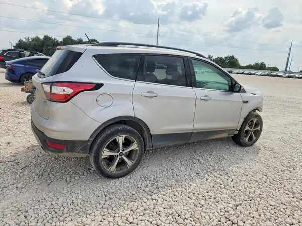 1FMCU0HD1JUB05080 — 2018 Ford Escape, фото 3 с аукциона Copart, Передняя часть