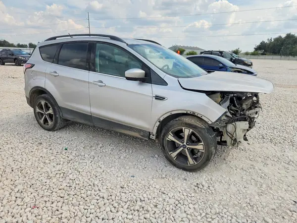 1FMCU0HD1JUB05080 — 2018 Ford Escape, фото 4 с аукциона Copart, Передняя часть