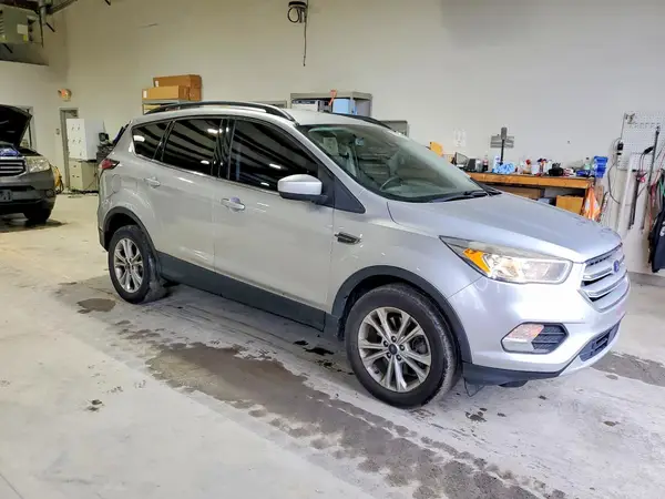 1FMCU9GD9JUB76159 — 2018 Ford Escape, фото 4 с аукциона Copart 25.09.2026, Механические повреждения