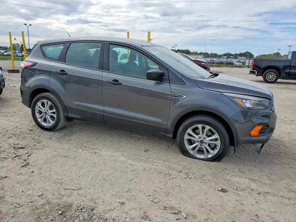 1FMCU0F72JUA62205 — 2018 Ford Escape, фото 4 с аукциона Copart, Передняя часть