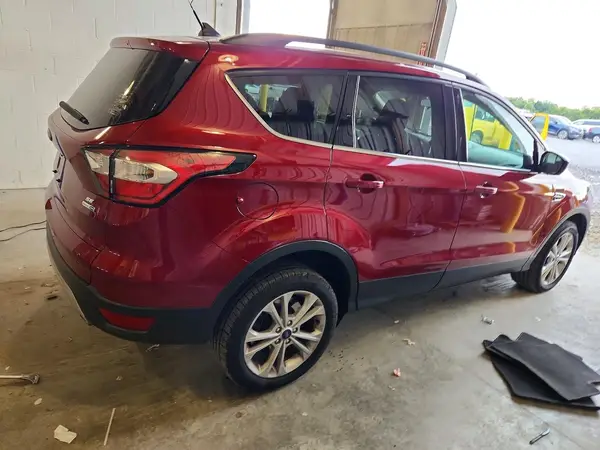 1FMCU9GD8JUC59551 — 2018 Ford Escape, фото 3 с аукциона Copart 29.09.2026, Мелкие вмятины и царапины
