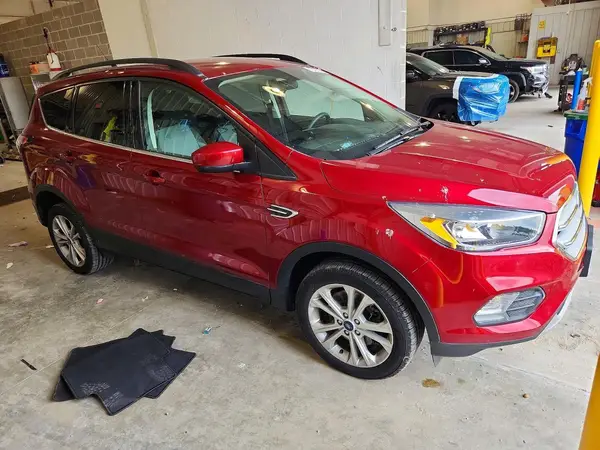 1FMCU9GD8JUC59551 — 2018 Ford Escape, фото 4 с аукциона Copart 29.09.2026, Мелкие вмятины и царапины
