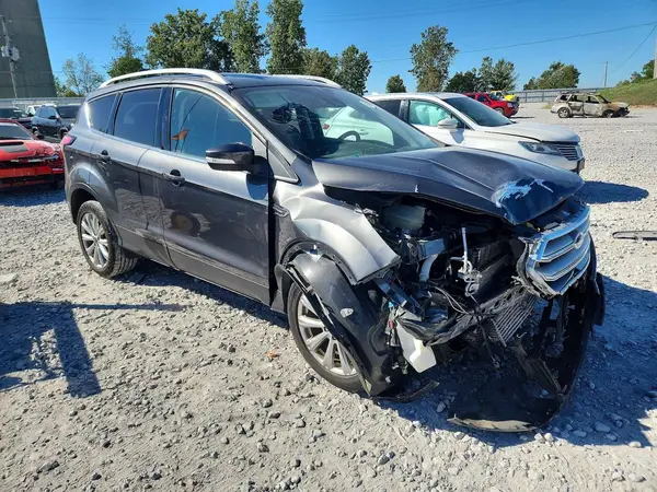 1FMCU9J90JUC33644 — 2018 Ford Escape, фото 4 с аукциона Copart, Передняя часть