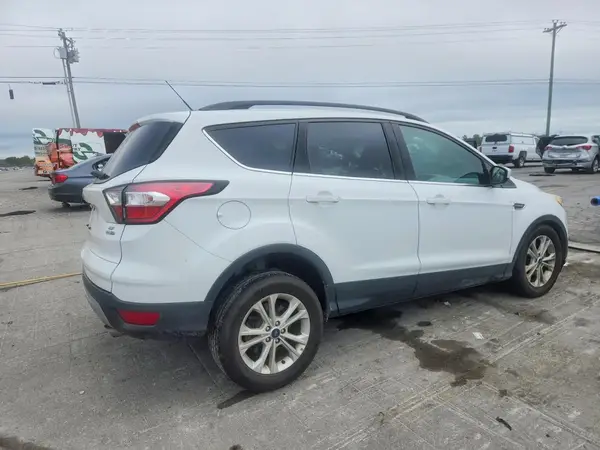 1FMCU9GD1JUC91032 — 2018 Ford Escape, фото 3 с аукциона Copart, Мелкие вмятины и царапины