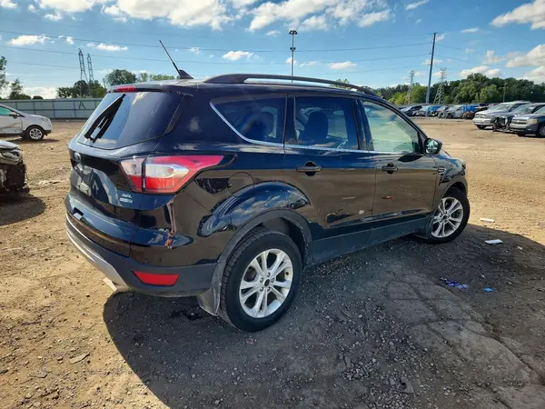 1FMCU9H91JUC92692 — 2018 Ford Escape, фото 3 с аукциона Copart, Передняя часть