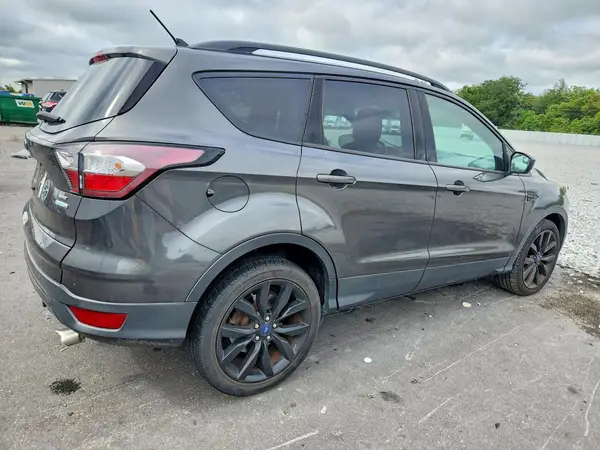 1FMCU0GD5JUA96126 — 2018 Ford Escape, фото 3 с аукциона Copart, Мелкие вмятины и царапины
