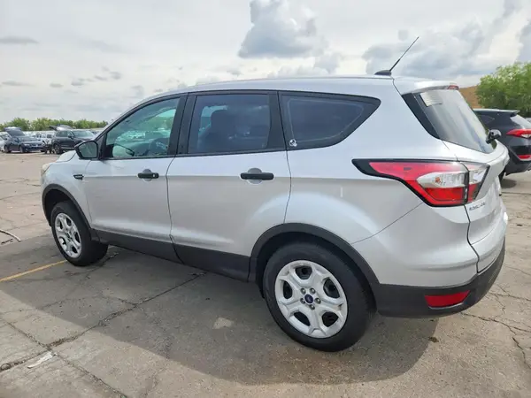 1FMCU0F77JUB11995 — 2018 Ford Escape, фото 2 с аукциона Copart, Передняя часть