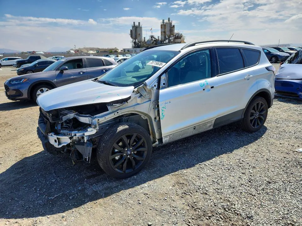 2018 Ford Escape VIN 1FMCU0GD3JUB13926 фото 1