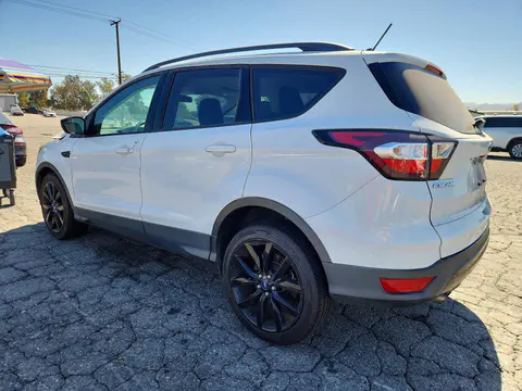 2018 Ford Escape VIN 1FMCU0GD9JUB14322 фото 2
